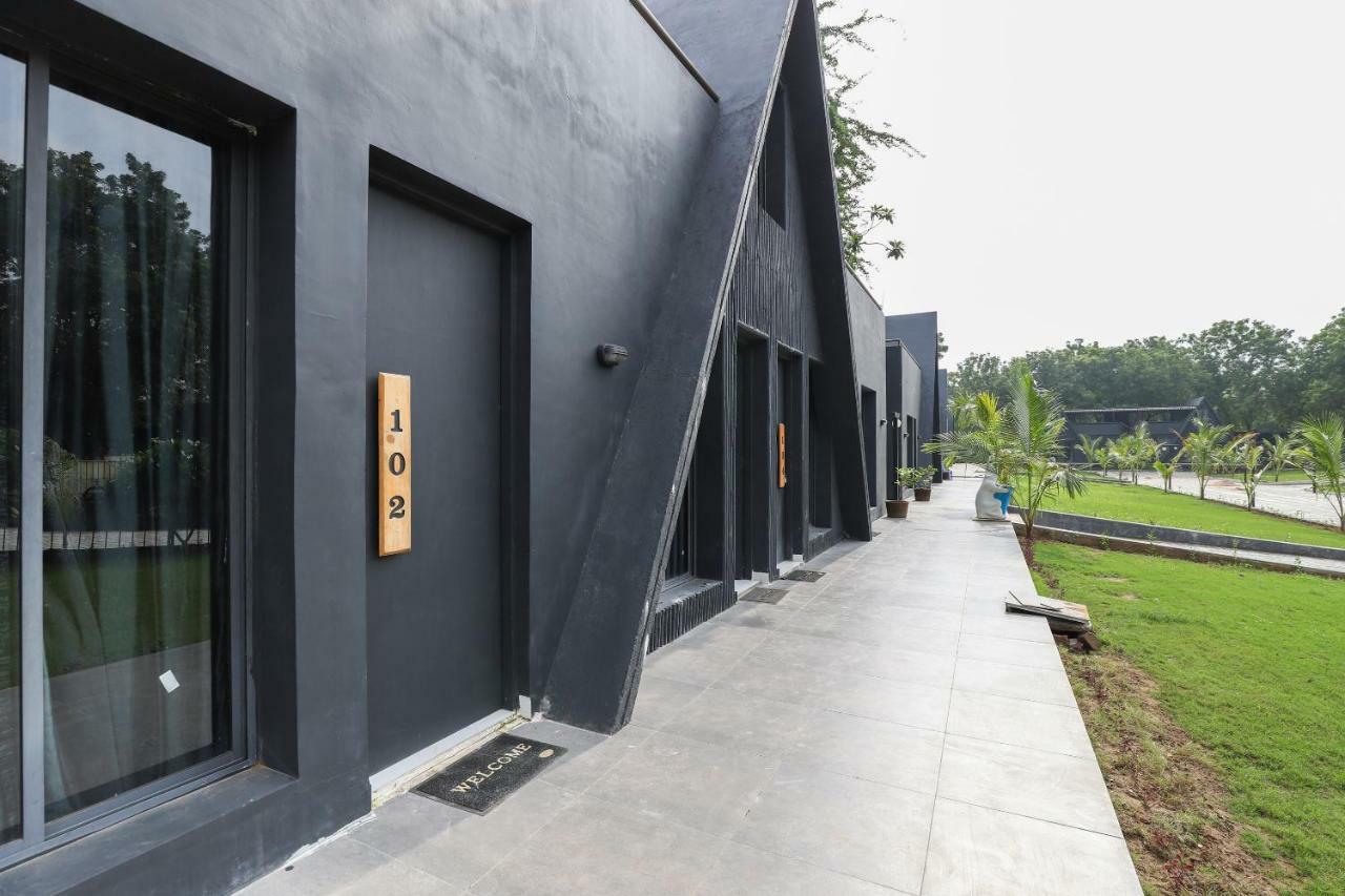 Oyo 48991 Serene Cottages And Resorts Vadodara Extérieur photo