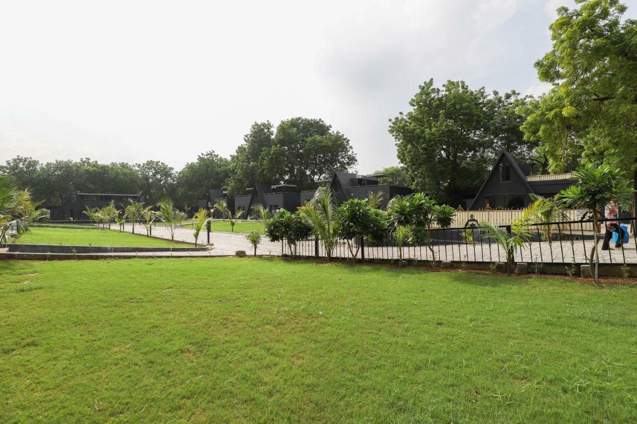 Oyo 48991 Serene Cottages And Resorts Vadodara Extérieur photo