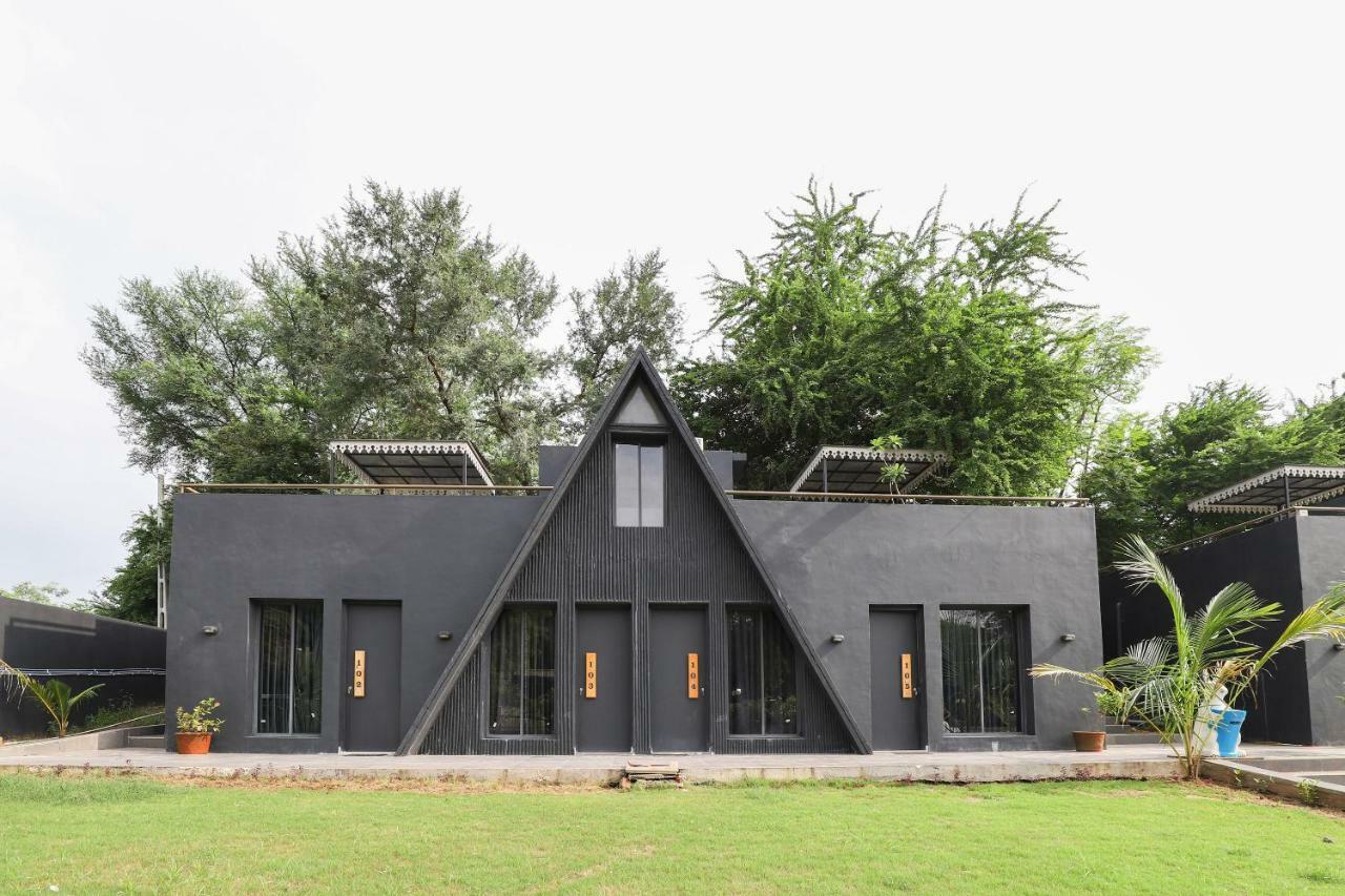 Oyo 48991 Serene Cottages And Resorts Vadodara Extérieur photo